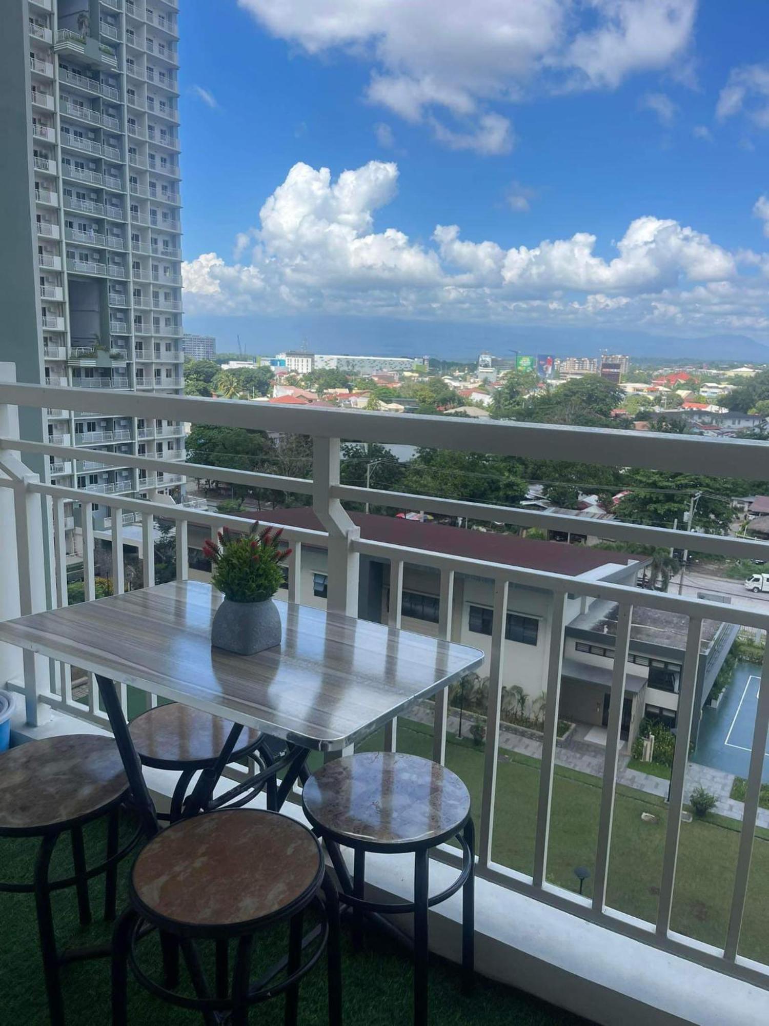 Verdon Parc Davao City With Balcony By Darpm Buitenkant foto